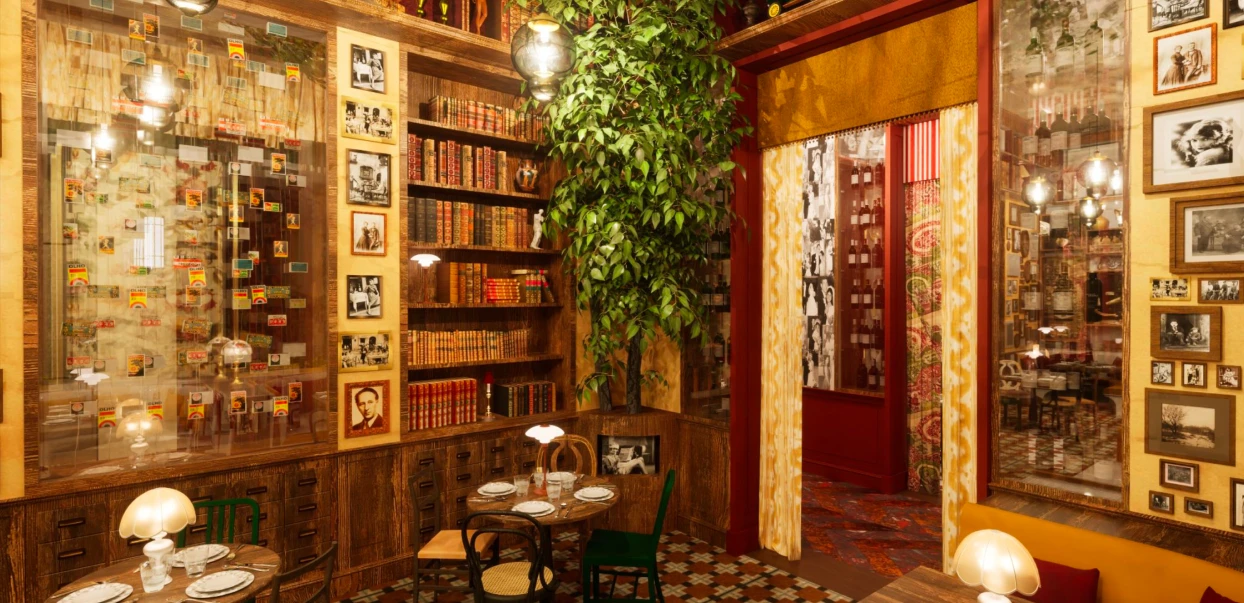 Ambiente de restaurante decorado com estilo vintage, com estantes de livros antigos, fotos emolduradas, plantas grandes, mesas montadas e iluminação quente que cria um clima acolhedor.